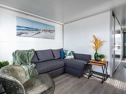 Waterlodge Blue Lagoon on Jetty for 4 People