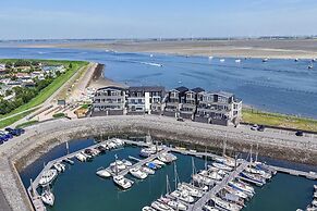 Apartment With a View of the Marina