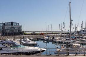 Apartment With a View of the Marina