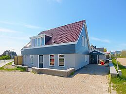 Attractive Holiday Home in Callantsoog With Fenced Garden