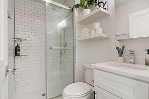 Nice & Comfy Studio Apt in Uptown