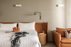 Wonil Hotel Perth - Handwritten Collection