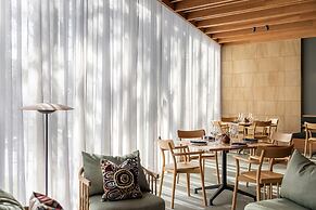 Wonil Hotel Perth - Handwritten Collection