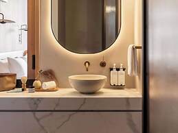 Wonil Hotel Perth - Handwritten Collection