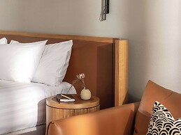 Wonil Hotel Perth - Handwritten Collection