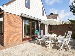 Holiday Home in Noordwijkerhout With Terrace Close to a Lake