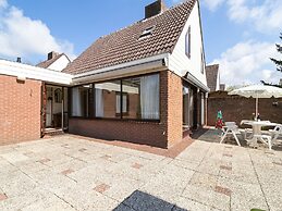 Holiday Home in Noordwijkerhout With Terrace Close to a Lake