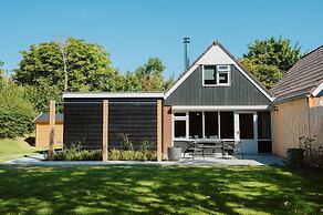 Modern Holiday Home With Spacious Garden and Terrace Suitable for 5 Pe