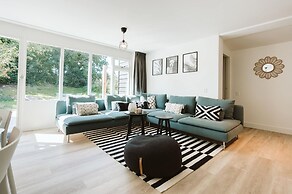 Modern Holiday Home With Spacious Garden and Terrace Suitable for 5 Pe