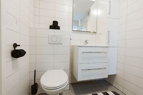 Modern Holiday Home With Spacious Garden and Terrace Suitable for 5 Pe