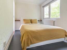Idyllic Holiday Home in Ooltgensplaat on the Water