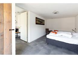 Spacious Luxury Apartment With Beautiful Views of the Harbor and the N