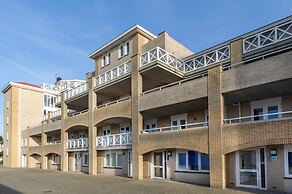 Spacious Luxury Apartment With Beautiful Views of the Harbor and the N