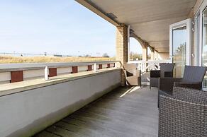 Spacious Luxury Apartment With Beautiful Views of the Harbor and the N