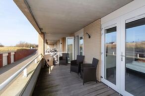 Spacious Luxury Apartment With Beautiful Views of the Harbor and the N