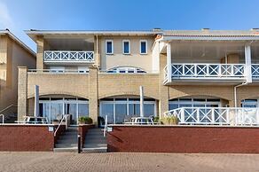 Spacious Luxury Apartment With Beautiful Views of the Harbor and the N