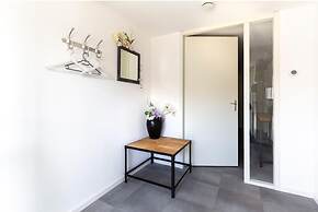 Spacious Luxury Apartment With Beautiful Views of the Harbor and the N