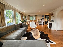 Forest Cabin Retreat - Pets Welcome!