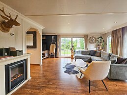 Forest Cabin Retreat - Pets Welcome!