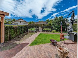 Forest Cabin With Pets