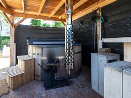 Forest Cabin Retreat - Pets Welcome!