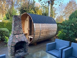 Forest Cabin Retreat - Pets Welcome!