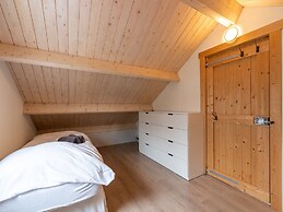 Cozy Vacation Home Near the sea