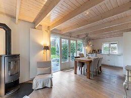 Cozy Vacation Home Near the sea