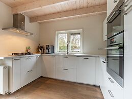 Cozy Vacation Home Near the sea