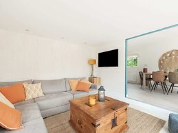 Idyllic Holiday Home in Ooltgensplaat With Private Terrace