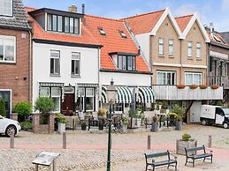 Idyllic Holiday Home in Ooltgensplaat With Private Terrace