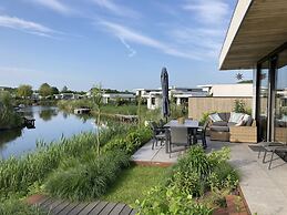 Family Villa With Garden and Jetty