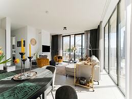 Family Villa With Garden and Jetty