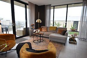 Family Villa With Garden and Jetty