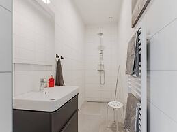 Family Villa With Garden and Jetty