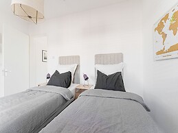 Family Villa With Garden and Jetty