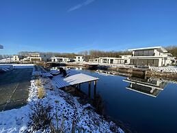 Majestic Villa in Zeewolde With Garden