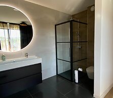 Majestic Villa in Zeewolde With Garden