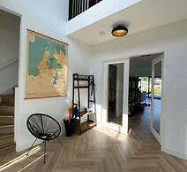 Majestic Villa in Zeewolde With Garden