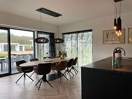 Majestic Villa in Zeewolde With Garden