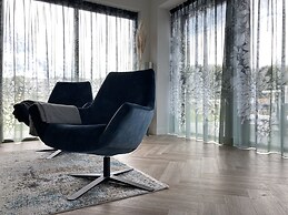 Majestic Villa in Zeewolde With Garden