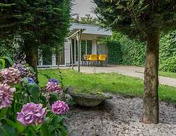 Bungalow Close to Seaside Resort De Koog