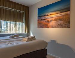 Bungalow Close to Seaside Resort De Koog