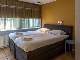 Bungalow Close to Seaside Resort De Koog