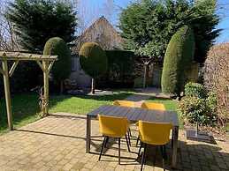 Bungalow Close to Seaside Resort De Koog