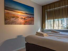 Bungalow Close to Seaside Resort De Koog