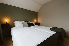 Holiday Home With Spacious Private Garden Within Walking Distance of t