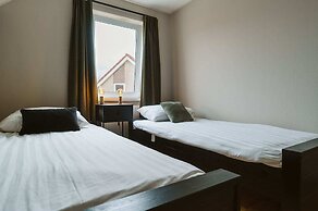 Holiday Home With Spacious Private Garden Within Walking Distance of t