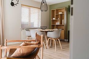 Holiday Home With Spacious Private Garden Within Walking Distance of t