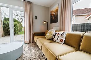 Holiday Home With Spacious Private Garden Within Walking Distance of t